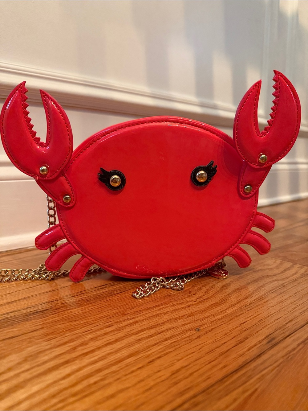 *RARE* Betsey Johnson Shiny Red Patent Crab Chain Shoulder Bag 🦀